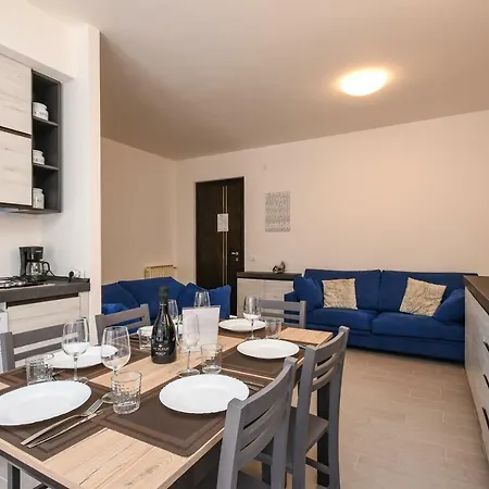 Holiday Sirmione Apartments アパート