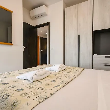 Holiday Sirmione Apartments アパート