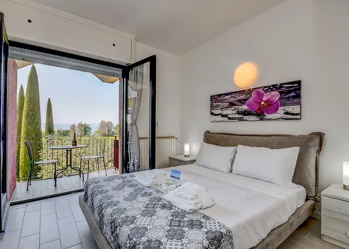 Holiday Sirmione Apartments